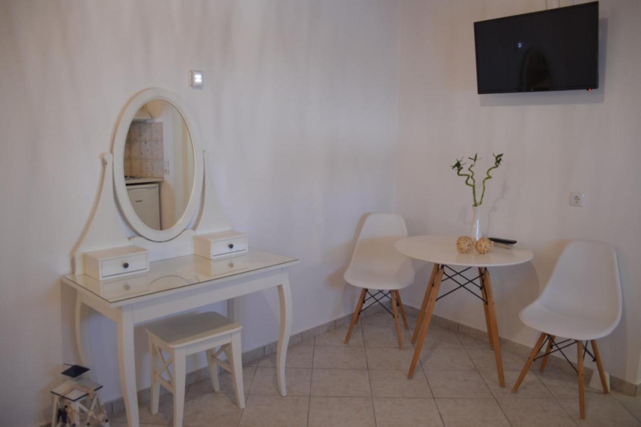 Cute Studio In Milos Tripiti Exterior photo